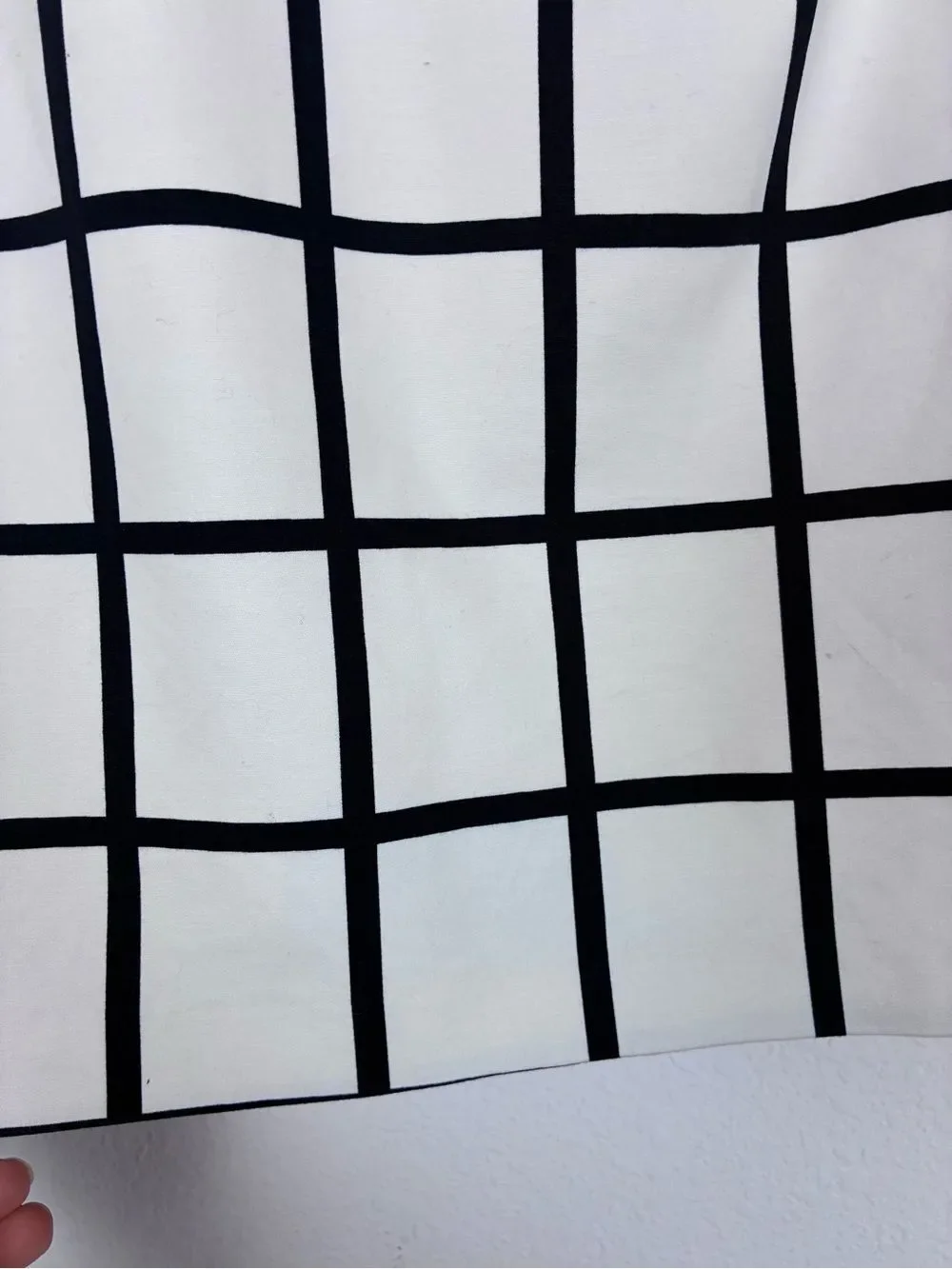 WHBM Unique Pleat White & Black Windowpane Skirt w/front side pleat steps up